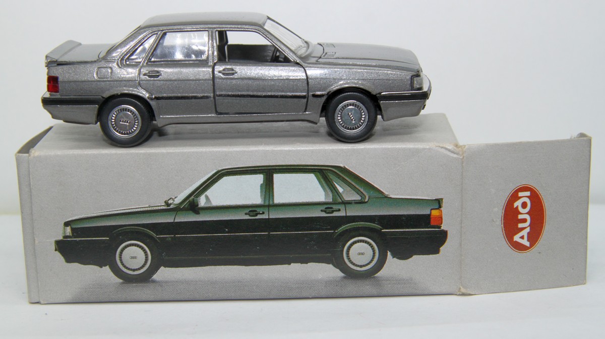Schabak, Audi 90 quadro, grau-metallic, Maßstab 1:43, Metall, in originaler Werbebox