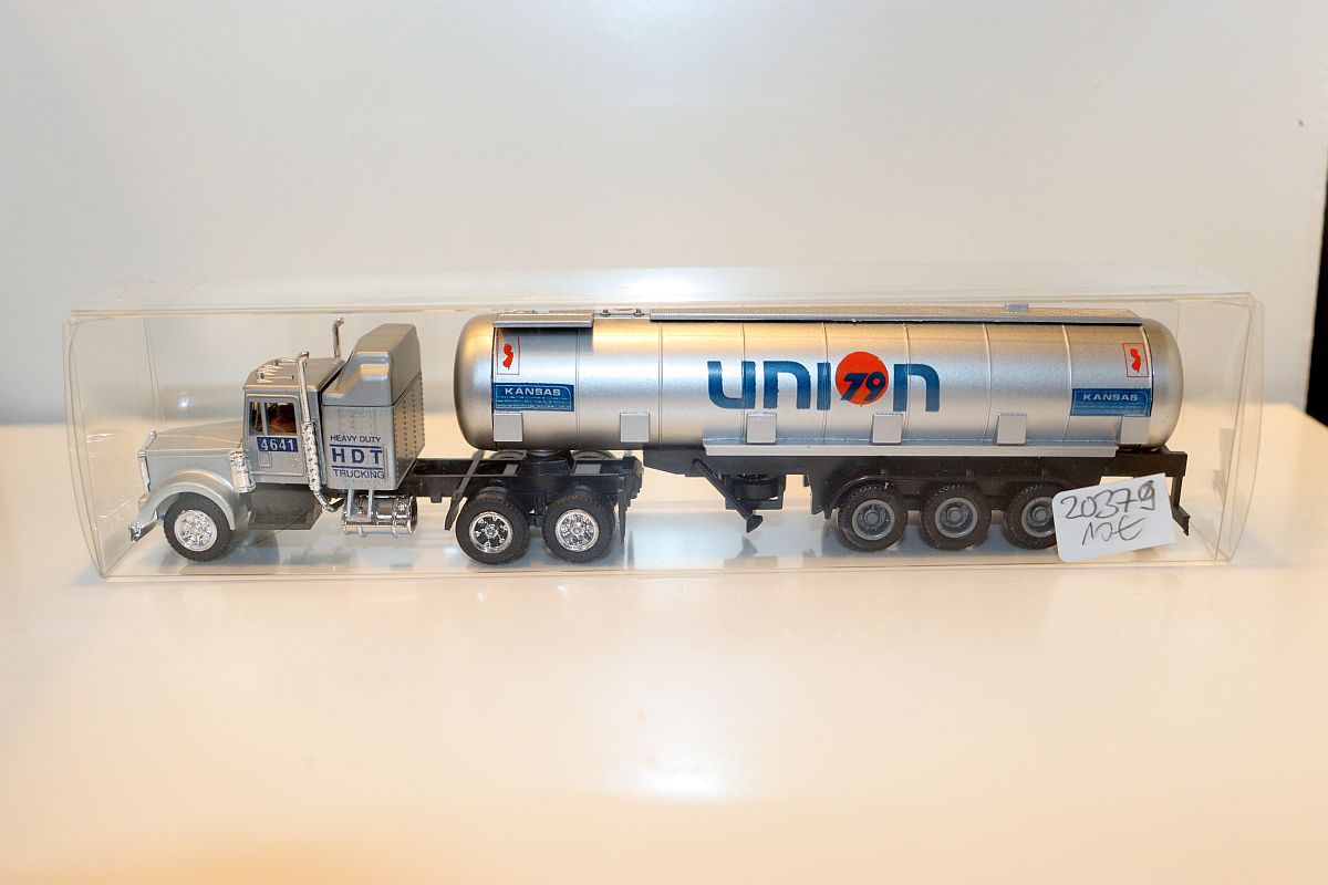 Herpa SW20379, LKW 950202 Kenworth Tanksattelzug "UNION 76 Kansas", silber
