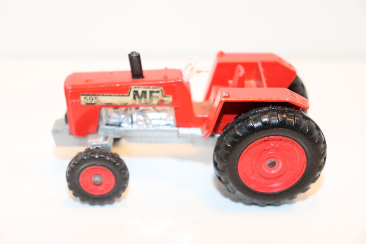 Matchbox SW21435, Super Kings K-35, Massey Ferguson Tractor Vintage 1978 Lesney RARE, scale 1:??, used,