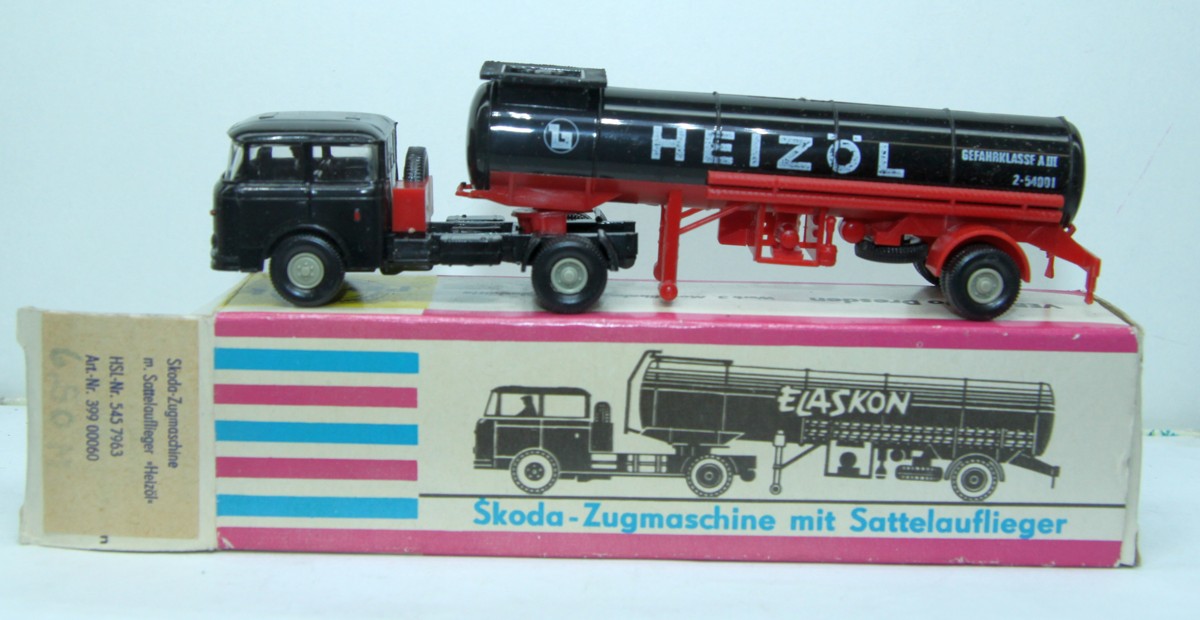 Prefo LKW Skoda Zugmaschine mit Sattelaufleger mit Aufschrift "Heizöl", für Spur H0, mit Originalverpackung