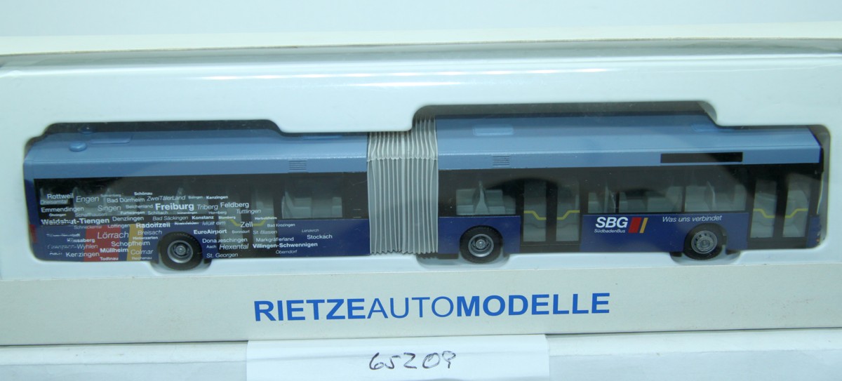 Rietze 65209, MAN NG 313 Stadtbus/Gelenkbus SBG Freiburg blau