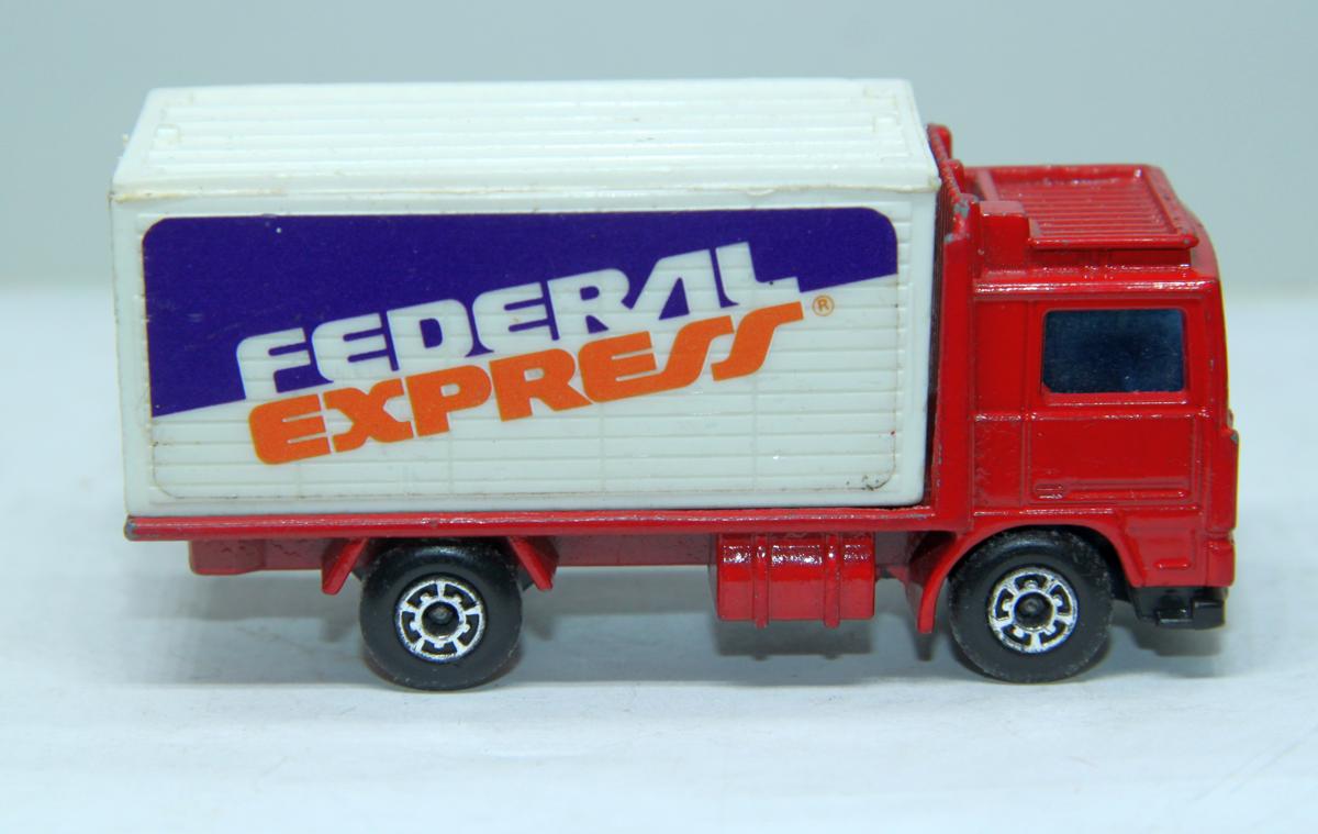Lesney Matchbox Volvo 1981/1:90 Federal Express 1