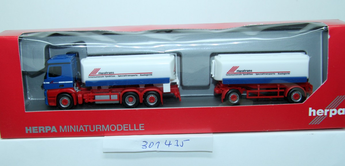 Herpa 301435, Mercedes Benz Antos M Benzintank-Hängerzug, "Riwatrans"