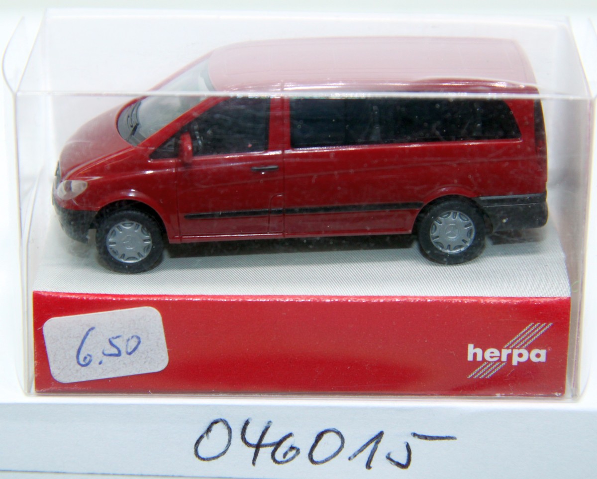 Herpa  046015, MB Vito Bus, rot