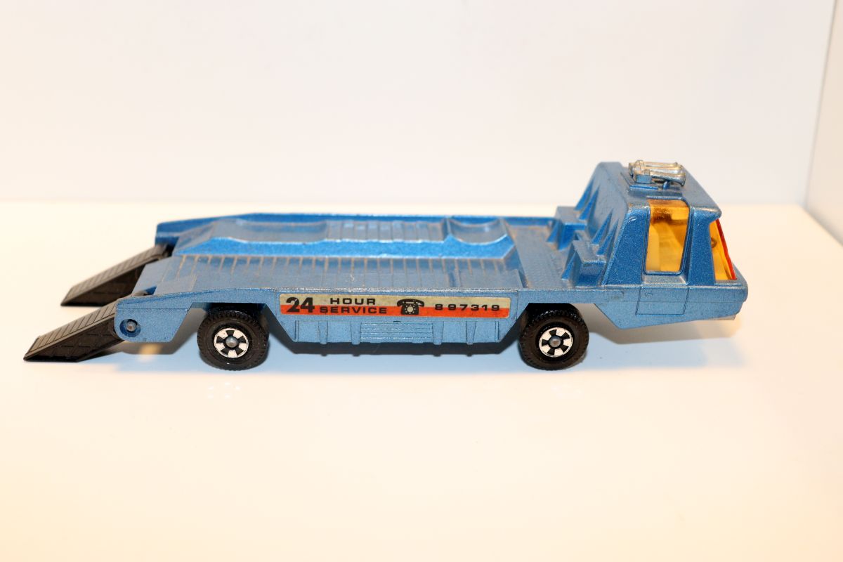 Matchbox SW21389, Matchbox Super Kings, K-2/5 transporter for cars, blue, used, 