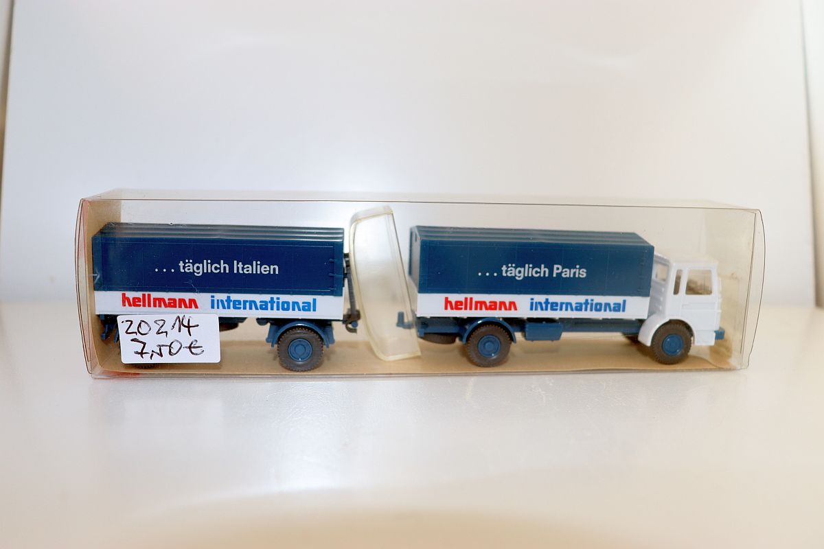 Wiking 424, SW20214, MAN F 8 trailer train, “Hellmann International”, blue/white, for H0 gauge