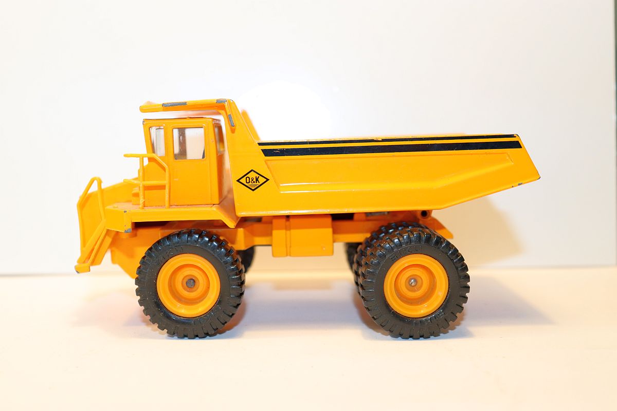 Siku 19836, Siku 3427 Dumper Truck O&K, Maßstab 1:55, orange