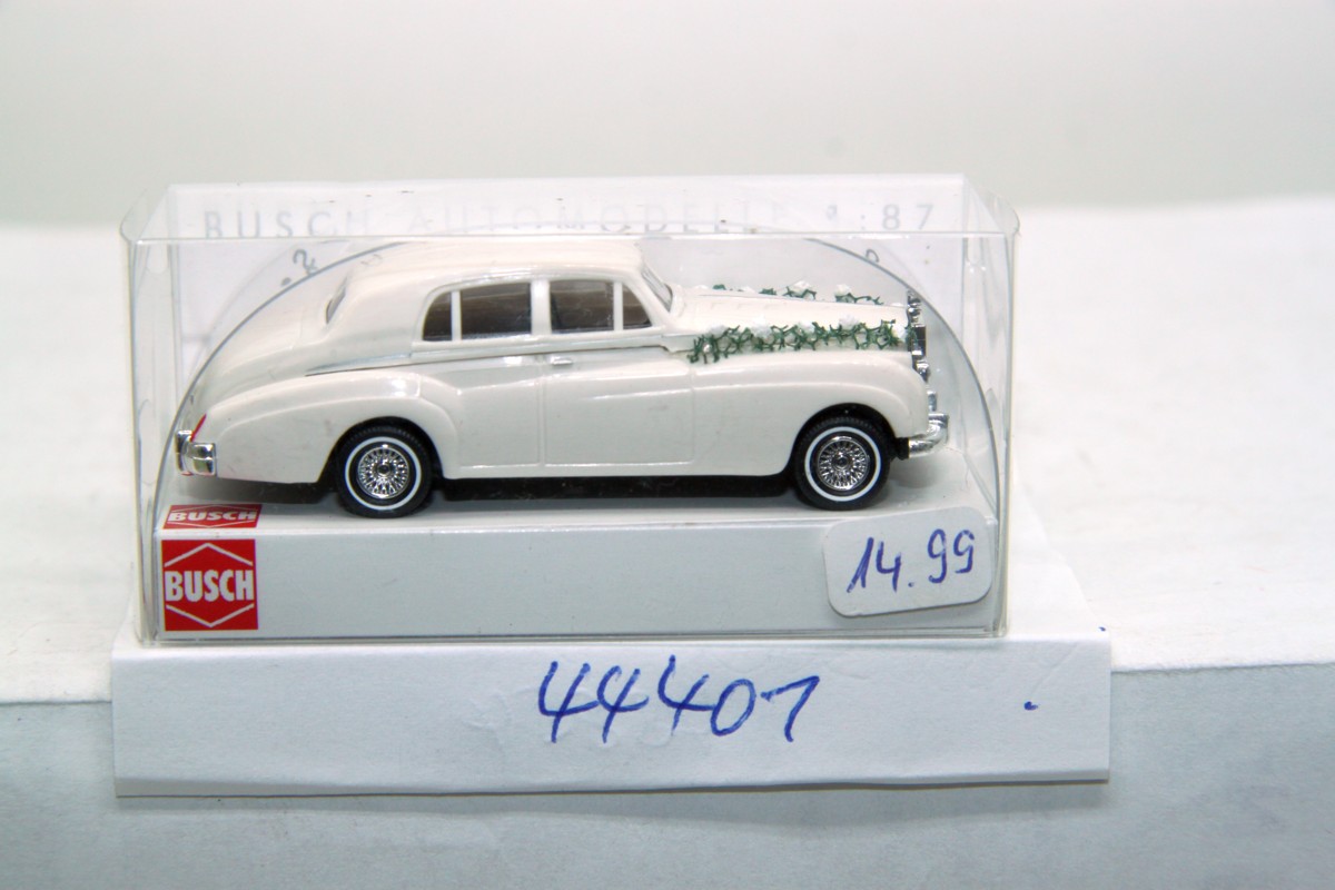 BUSCH 44401, Rolls Royce Silver Cloud Wedding, for H0 gauge