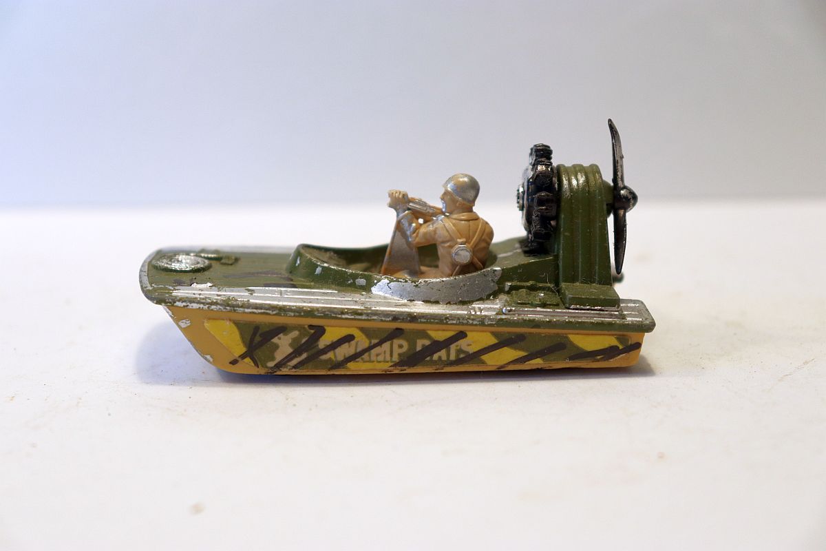 Matchbox SW19871, Superfasr Swamp Rat No.30, used, with signs of wear, 