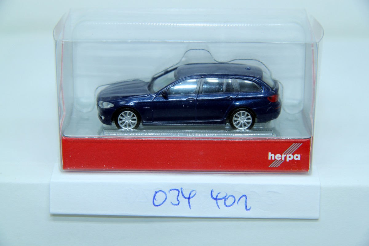 Herpa 034401, BMW 5 Series Touring dark blue metallic, for H0 gauge, with original box