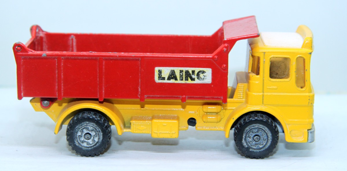Matchbox Super Kings LKW Kipper, rot/gelb, mit Aufschrift "LAING", Lesney Products 1979,Maßstab 1:55, bespielt mit  sichtbaren Gebrauchsspuren, siehe Bilder, ohne Originalverpackung