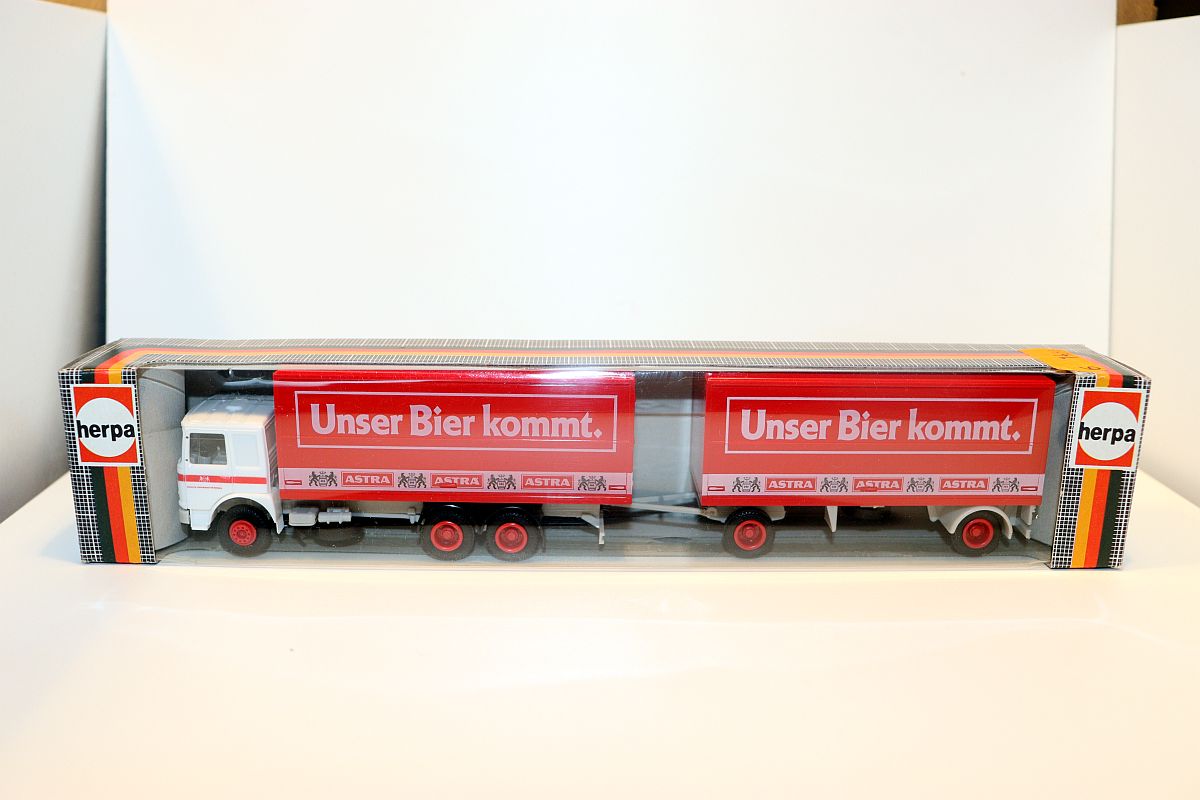 Herpa SW20230, LKW 818428,  MAN HZ Astra, "unser Bier kommt", rot