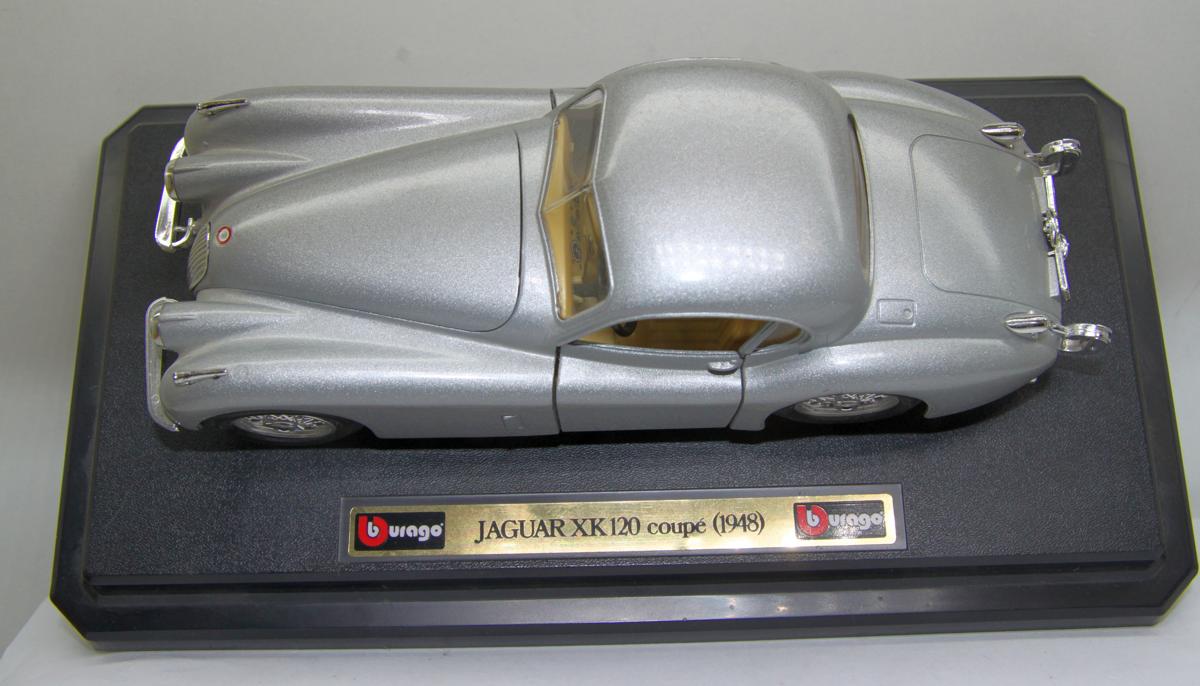 Burago Jaguar XK 120 Coupé (1948) 3