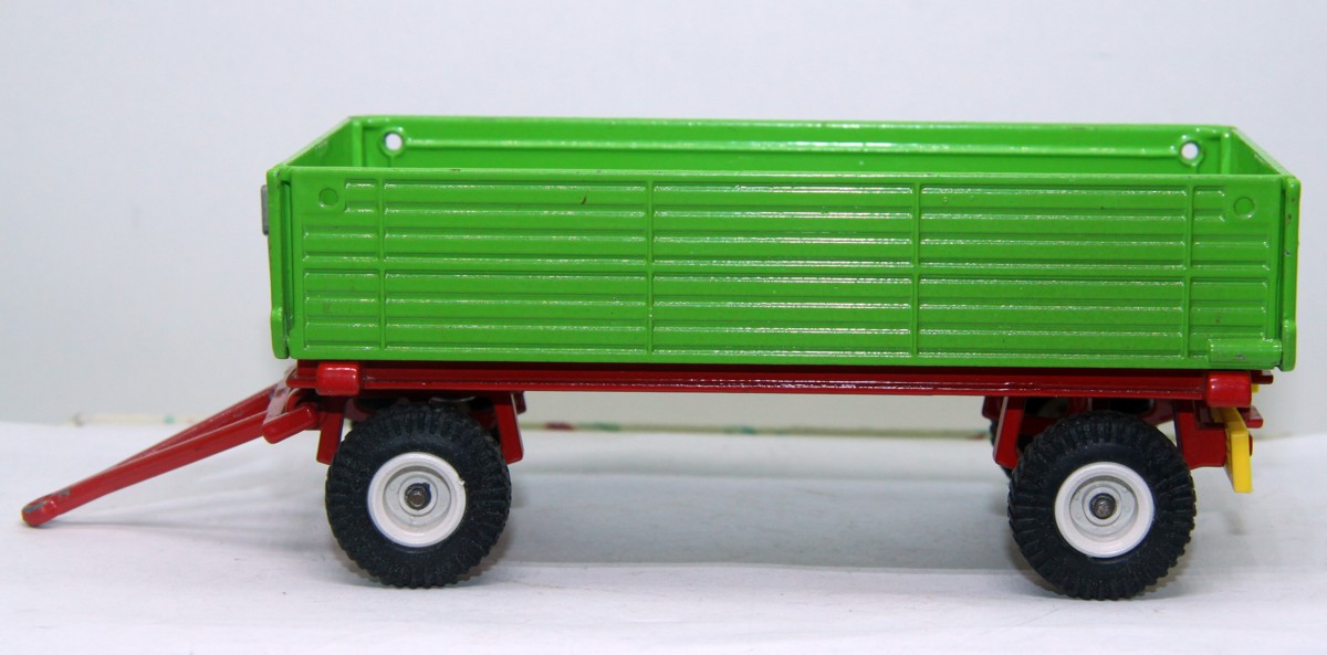 Siku Farmer  Zweiachs-Anhänger, grün, Maßstab 1:55, bespielt mit geringen Gebrauchsspuren , siehe Bilder, ohne Originalverpackung  