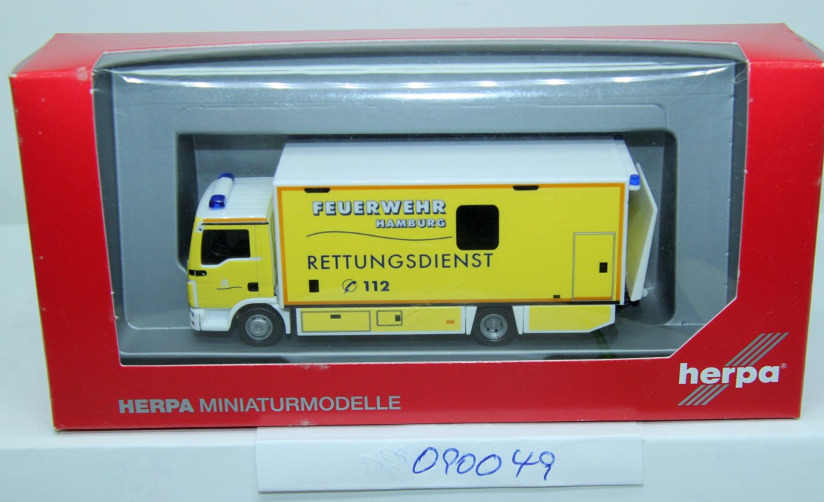 Herpa 090049, Einsatzfahrzeug MAN TGL S-RTW, „Feuerwehr Hamburg“ 