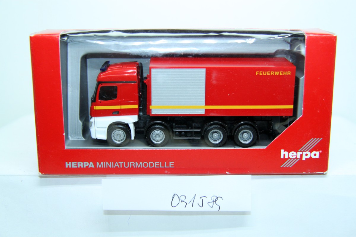 HERPA 091589 1:87 Mercedes-Benz Actros Streamspace 4-axle roll-off container truck "Fire brigade".