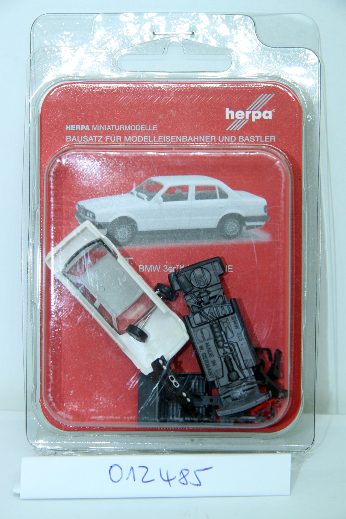 Herpa 012485, Minikit, BMW 3er, Limousine, weiß, für Spur H0, mit Originalverpackung