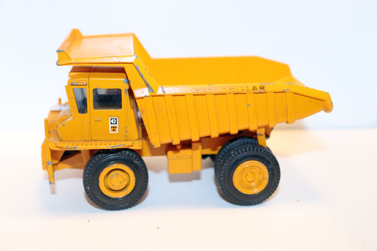 Gescha SW21457, Gescha Caterpillar dump truck, orange, scale 1:50, used, 