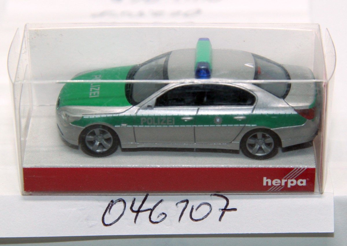 Herpa 046107, BMW 5er TM, Polizei, grün/silber