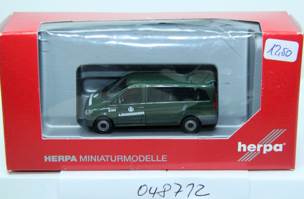 Herpa 048712, MB Vito bus, "Waggershauser", green, for H0 gauge, 