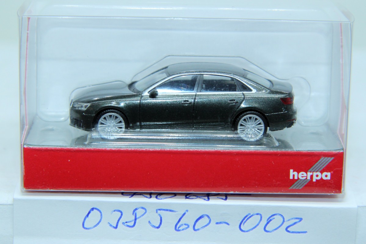 Herpa 038560-002, Audi A4 Limousine, Daytonagrau metallic, für Spur H0, mit Originalverpackung