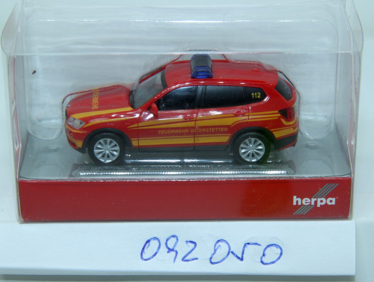 Herpa 024976, BMW 3 series sedan, red, for H0 gauge,
