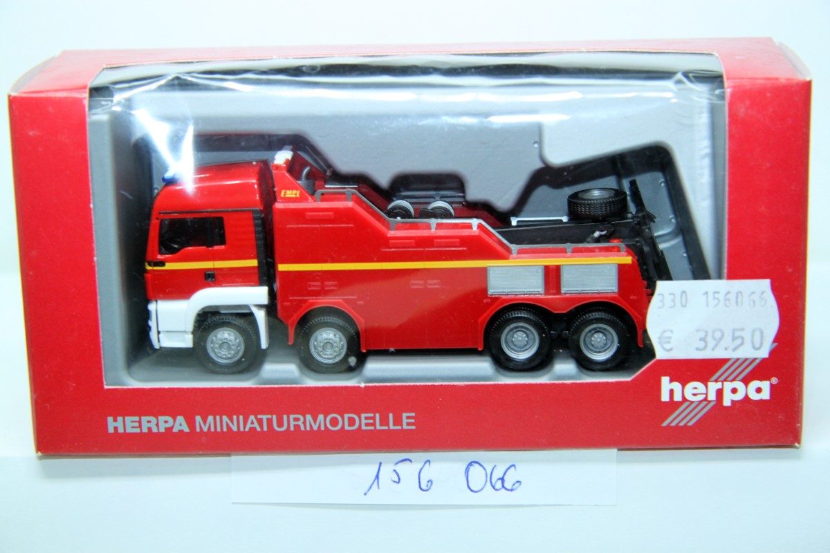 Herpa 156066, Blaulicht Feuerwehr-Version des MAN TGX LX WRECKER