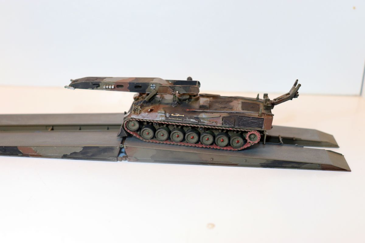 Model military vehicle, SW21848, tank with ramp, without original packaging