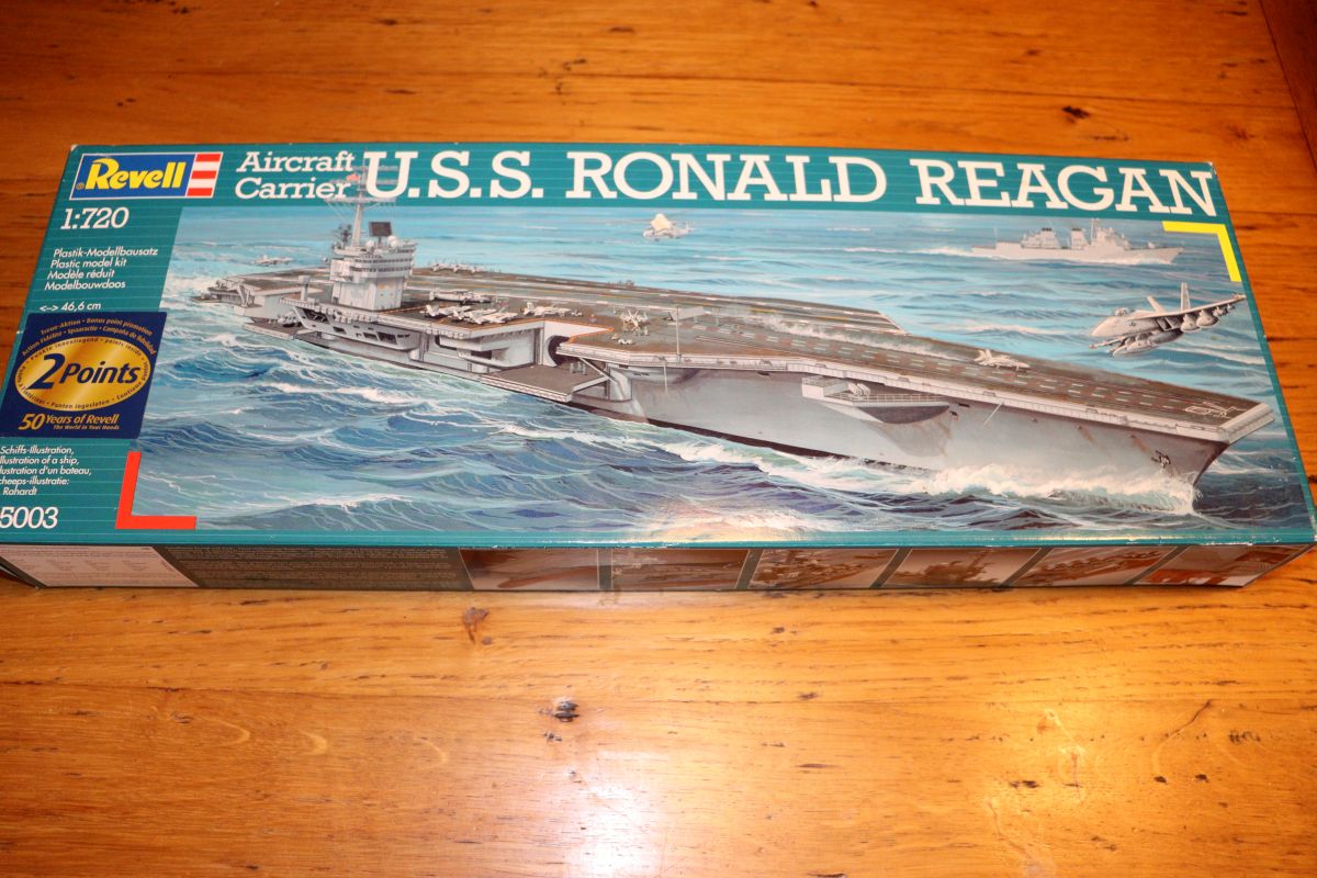 Revell 05003, Aircraft Carrier, U.S.S. Flugzeugträger Ronald Reagan, nicht zusammengebauter Kunststoffmodellbausatz