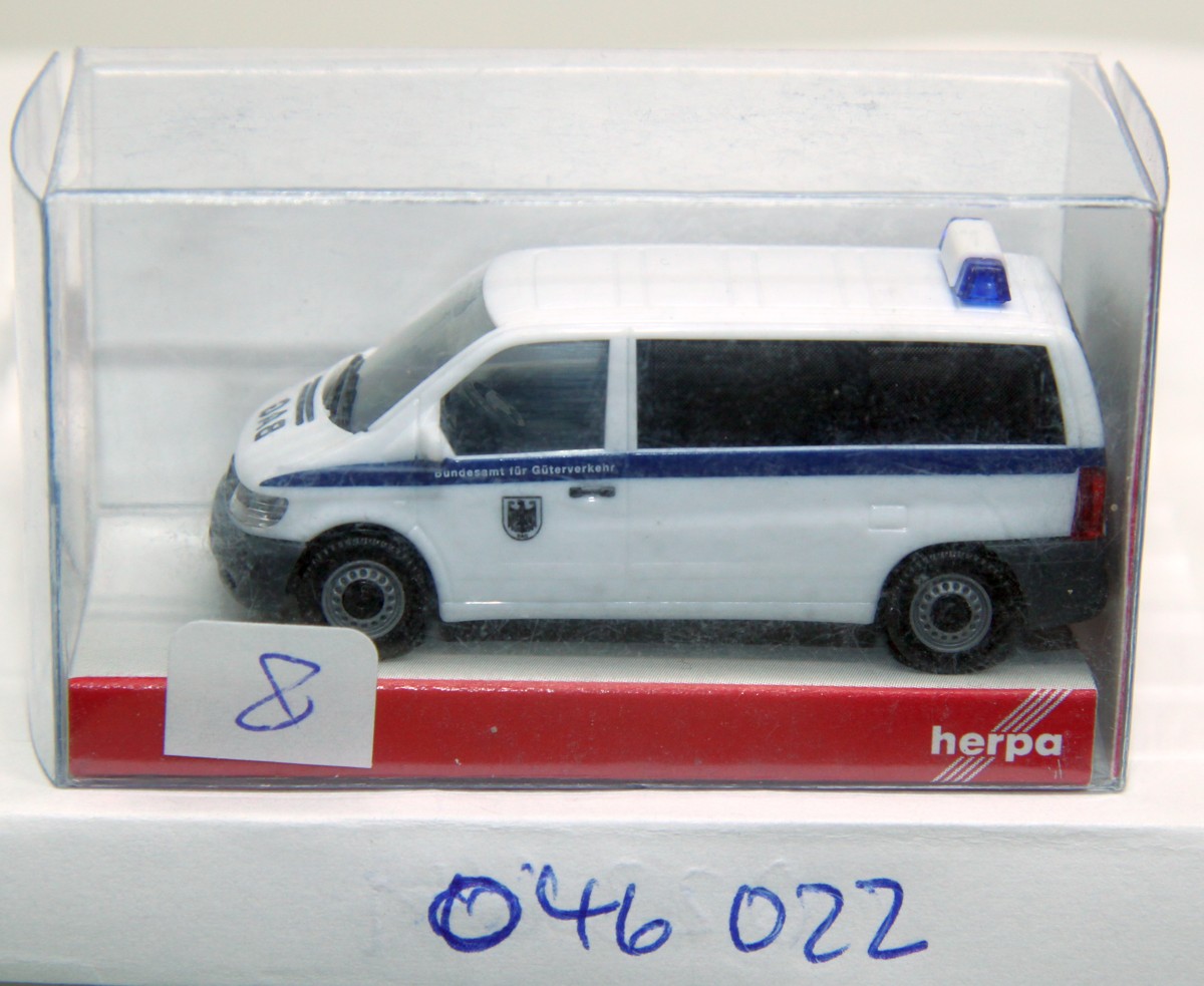 Herpa 046022, MB Vito Bus BAG Federal Office for Goods Transport, for H0 gauge,
