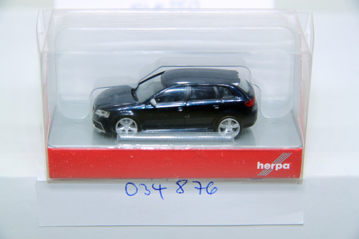 Herpa 034876, Audi RS3 Sportback, schwarz-metallic