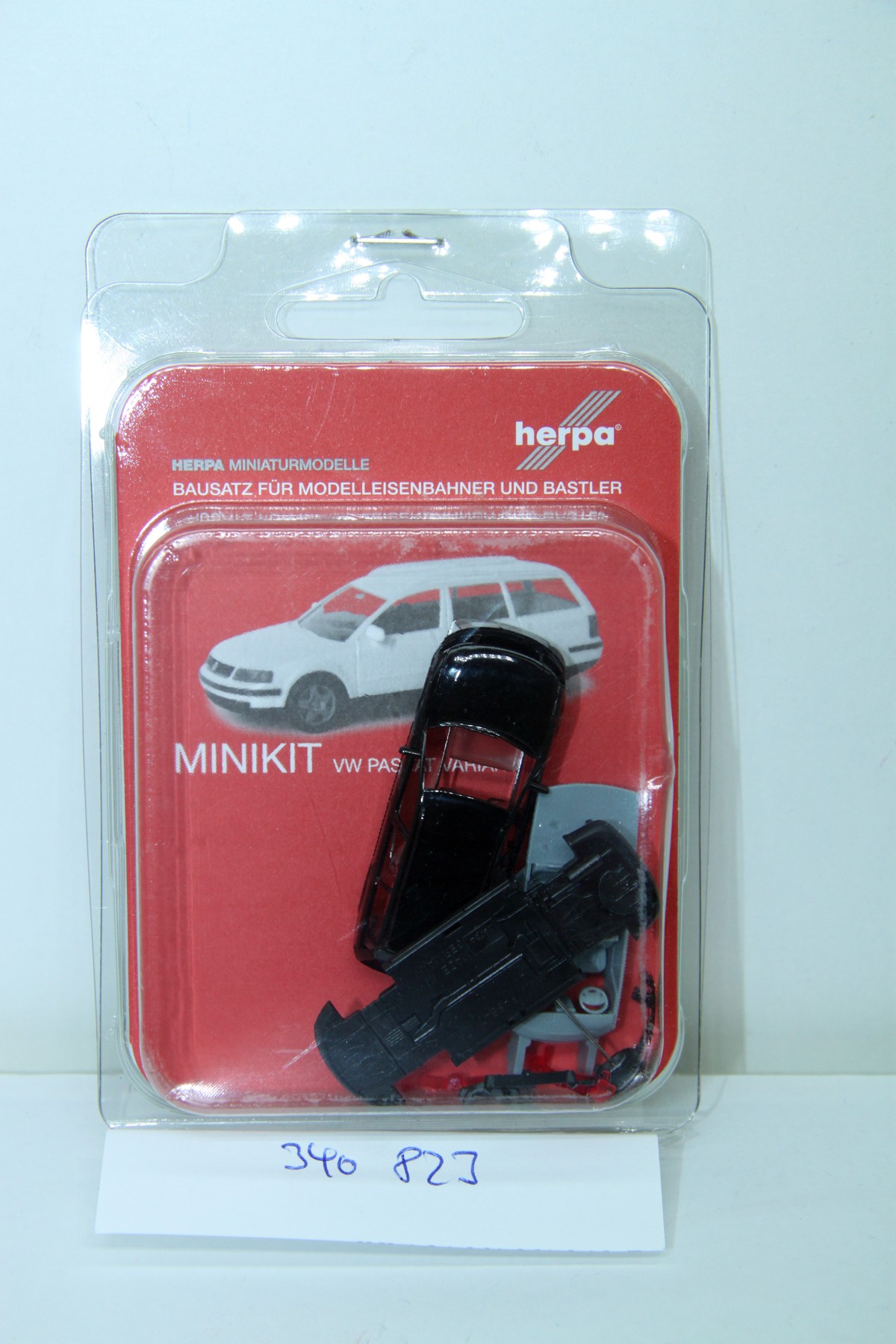 Herpa 340823, Minikits, Passat Variant, black, for H0 gauge, with original box.
