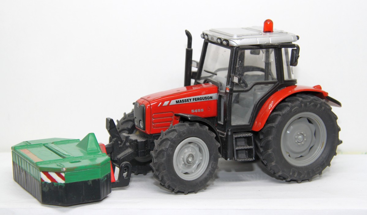 SIKU 8680, Traktor Massey Ferguson 5455 mit zusätzlichem Grasmäher, aus Metall, Maßstab 1:32, ohne Originalverpackung, siehe Bilder