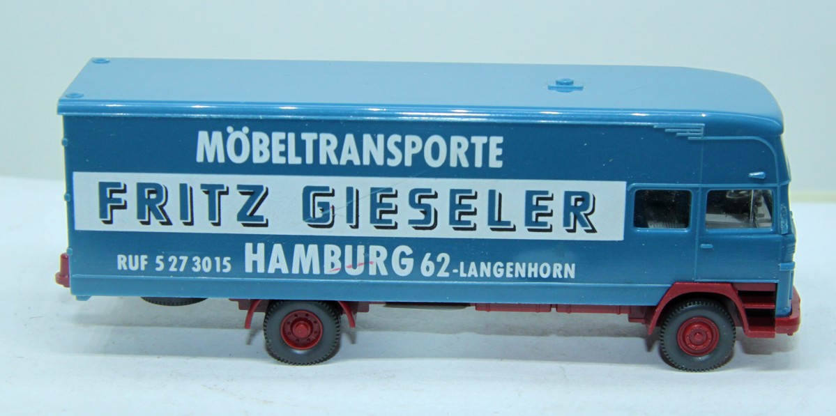Wiking Modellauto LKW, Mercedes Benz LKW Koffer - "Möbeltransporte Fritz Gieseler" für Spur H0, in Ersatzverpackung