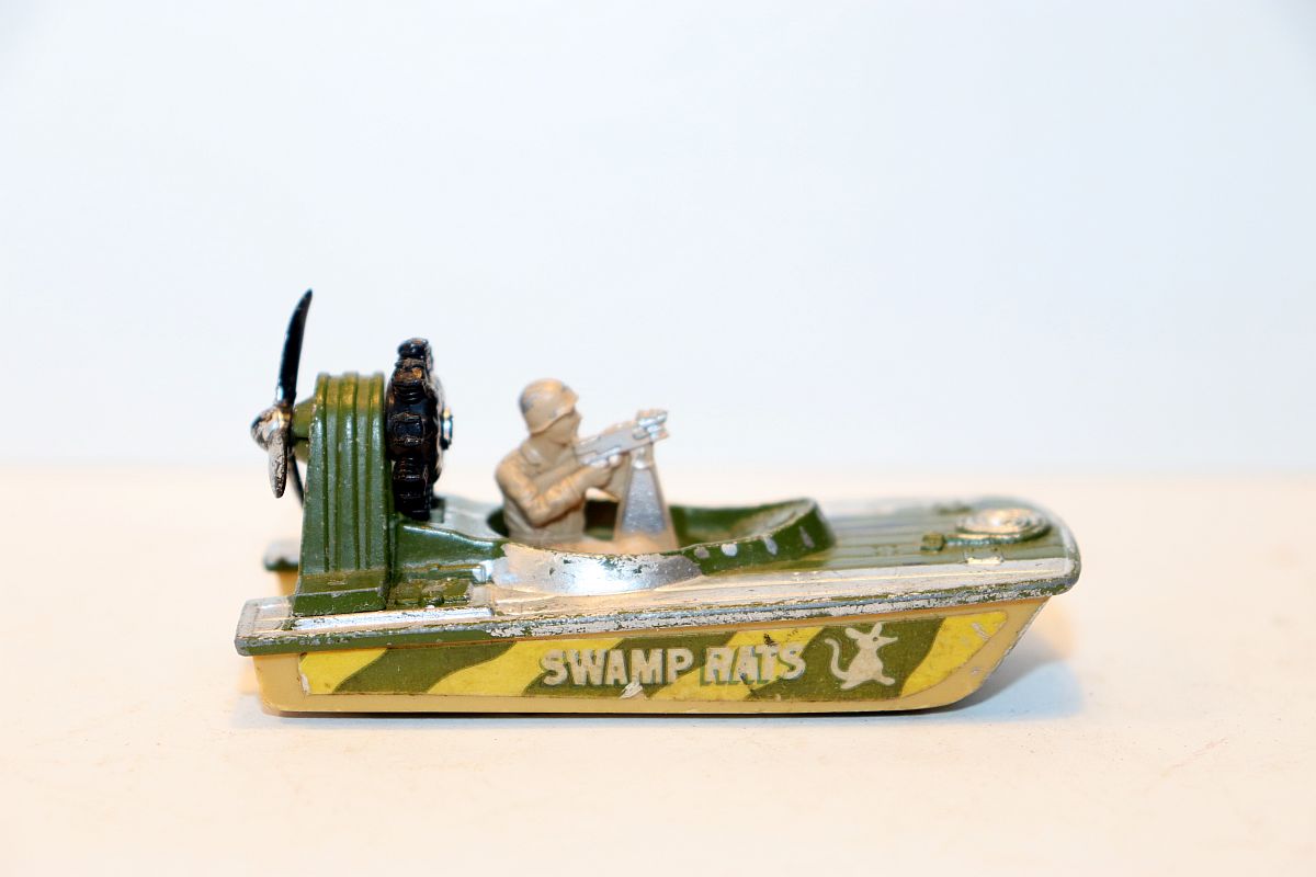 Matchbox SW19871, Superfasr Swamp Rat No.30, used, with signs of wear, 