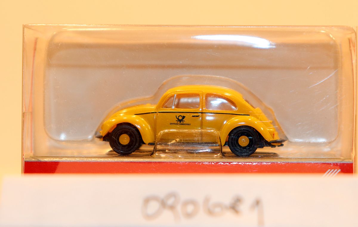Herpa 090681, VW Beetle German Federal Post Office, yellow, for H0 gauge,