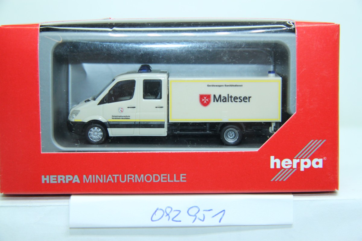 Herpa 092951, MB Sprinter, suitcase, GWS Malteser, H0 gauge, 