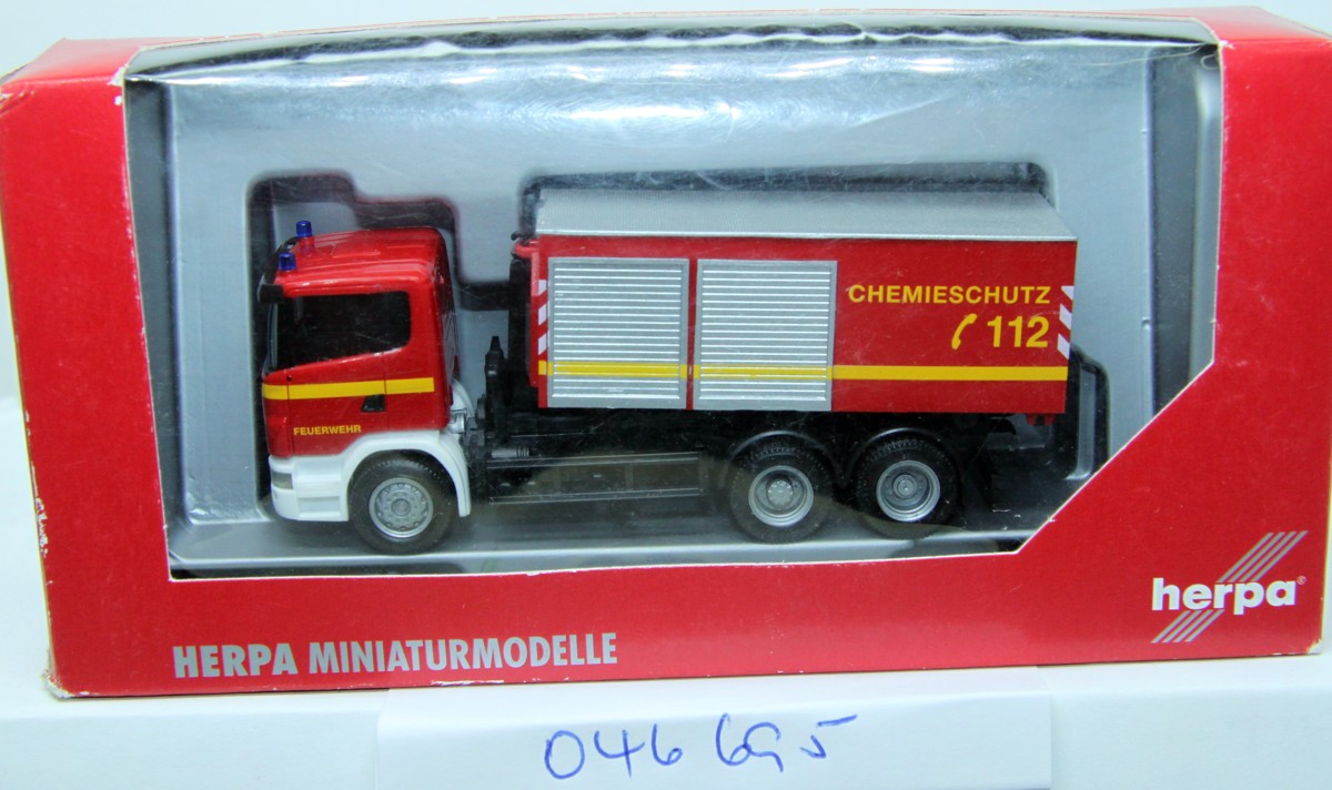 Herpa 046695, Scania R 420 (K) 3a Abrollkipper mit Gerätecontainer "Feuerwehr, Chemieschutz"