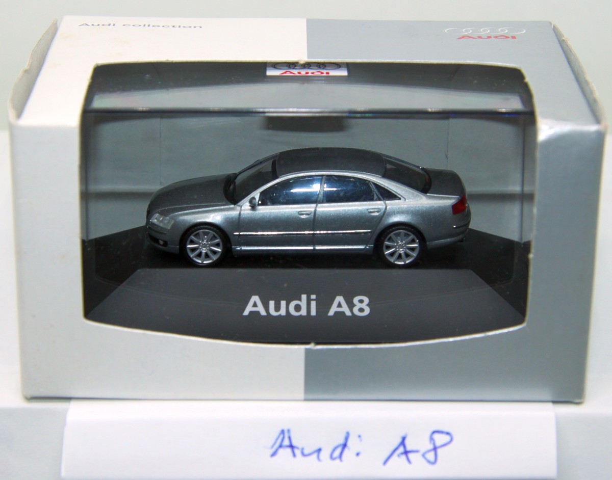 Herpa Audi A8, silber, für Spur H0