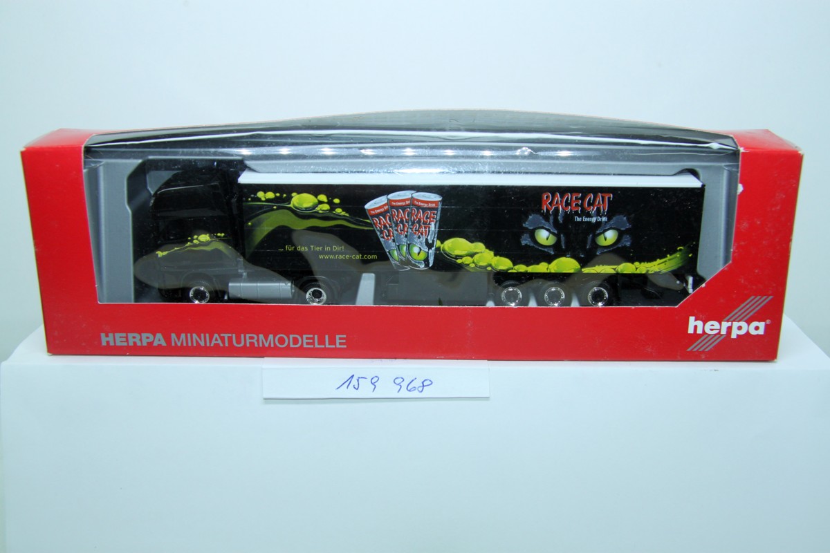 HERPA 159968 1:87 DAF XF 105 SSC curtainsider semitrailer "Race Cat",