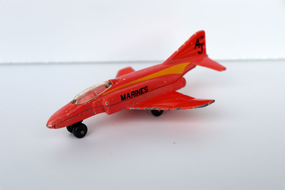 Matchbox SW19912, Siku Flugzeug  SB15, Phantom F4E, "Marines 135 AJ"