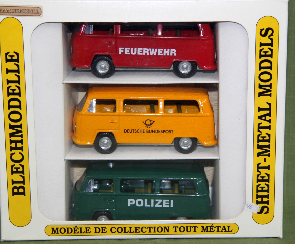 The set from the company Kovap consists of 3 VW bus variants: Fire brigade, police, German Federal Post Office, 