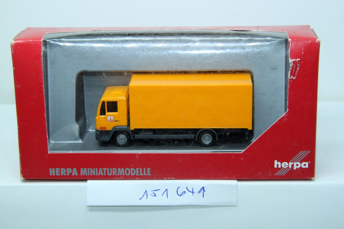 Herpa 151641, MAN LE 2000 Koffer 7,5t „Max Bögl 535“, orange